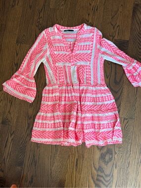 Devotion TWINS Pink & White Geometric Tiered Tunic dress